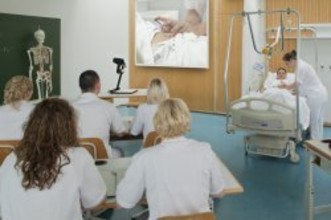 Начинающие медики будут отрабатывать в госучреждениях