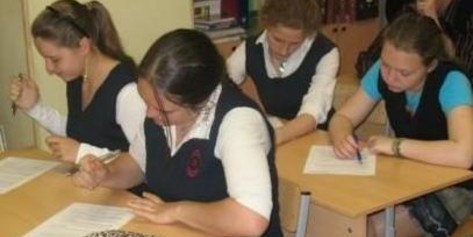 В столичных школах началась подготовка к итоговым сочинениям в 11-м классе.